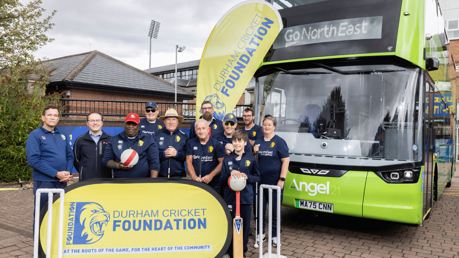 Durham cricket visually impaired team sponsored by go north east